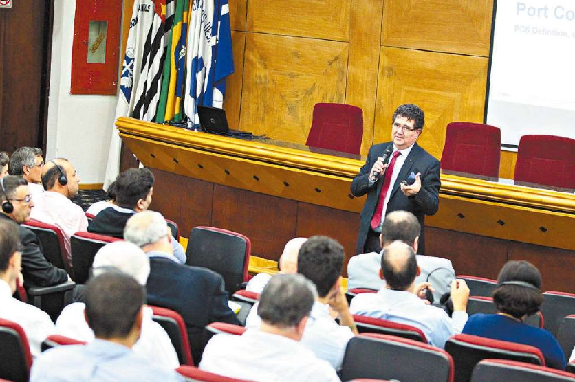 Porto terá projeto para agilizar comércio exterior