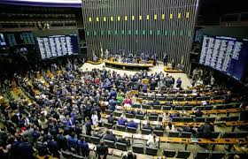 Câmara aprova adiamento de regra que deixa empresa usar crédito do ICMS