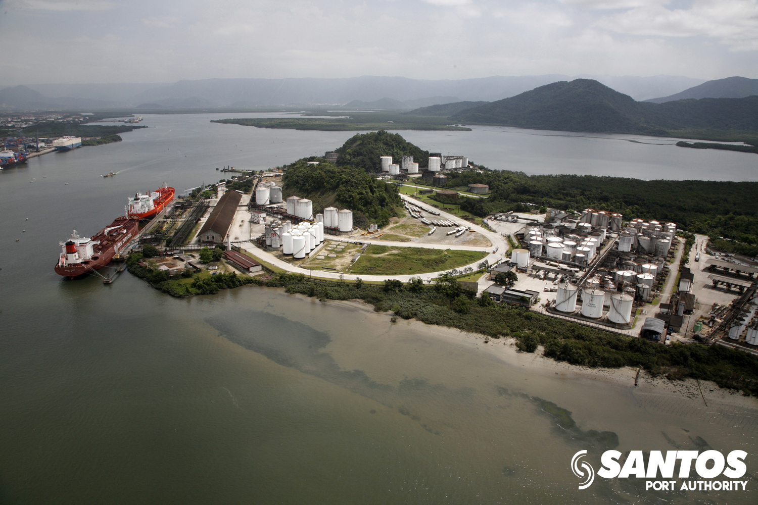 Santos Port Authority obtém redução nas limitações de calado para granéis líquidos