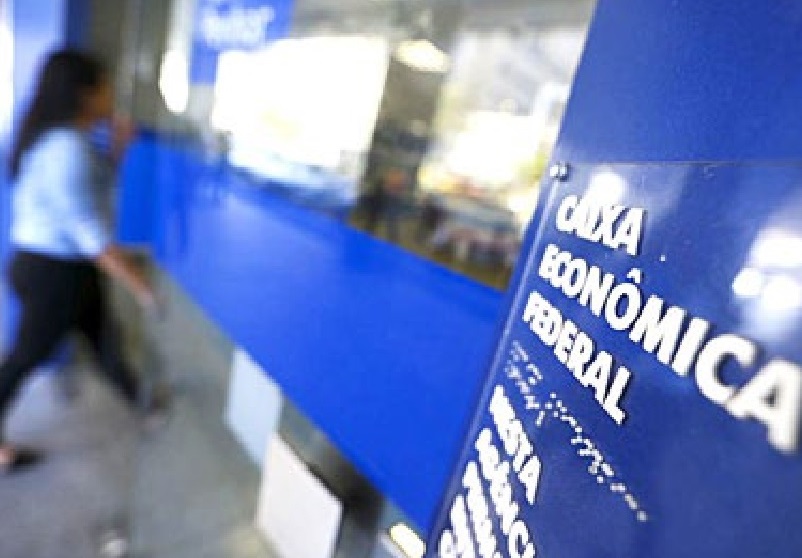 Caixa começa a pagar PIS a nascidos do mês