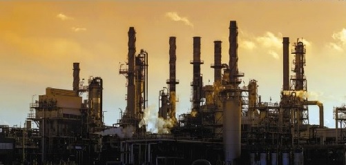 Grupos disputam refinarias da Petrobras