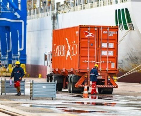 O impacto da inovação no trabalho portuário: evidências de portos europeus