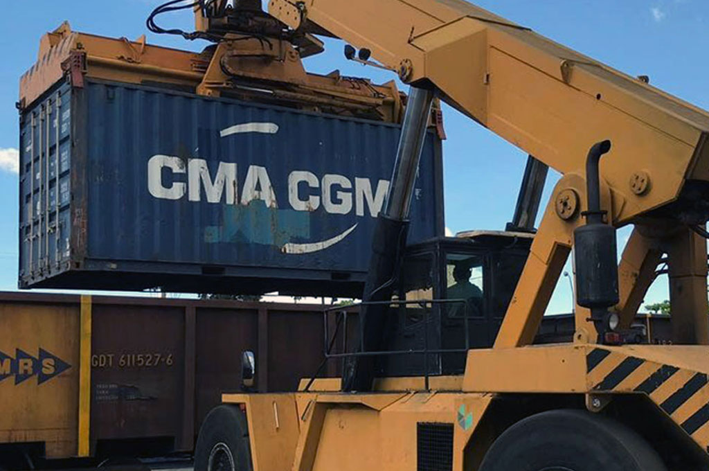 CMA CGM fecha acordo para vender dez terminais