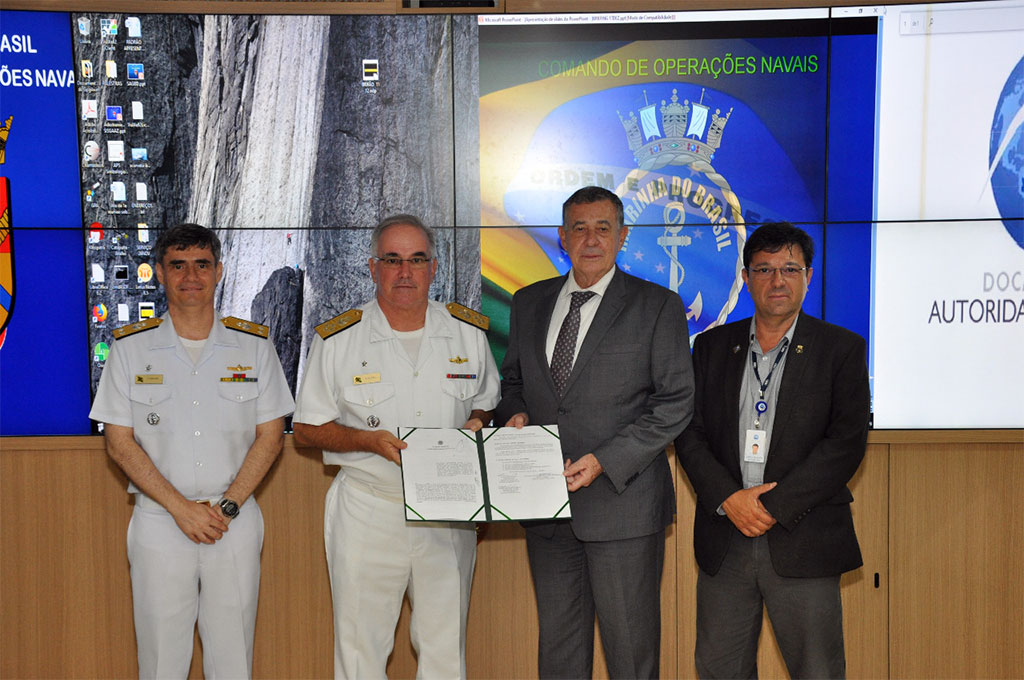 Marinha e CDRJ assinam convênio de cooperação para o controle do tráfego aquaviário na Baía de Guanabara