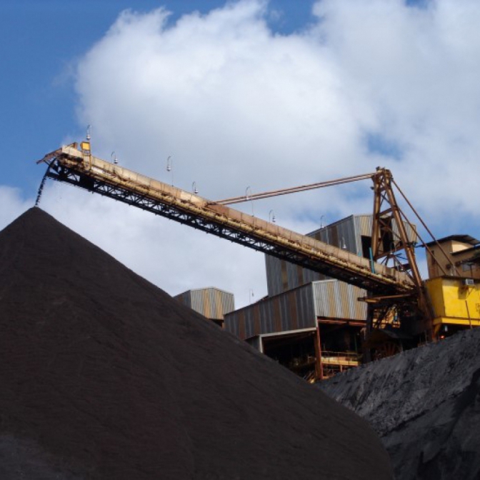 Minério de ferro tem máxima de 5 meses na China após queda na exportação do Brasil