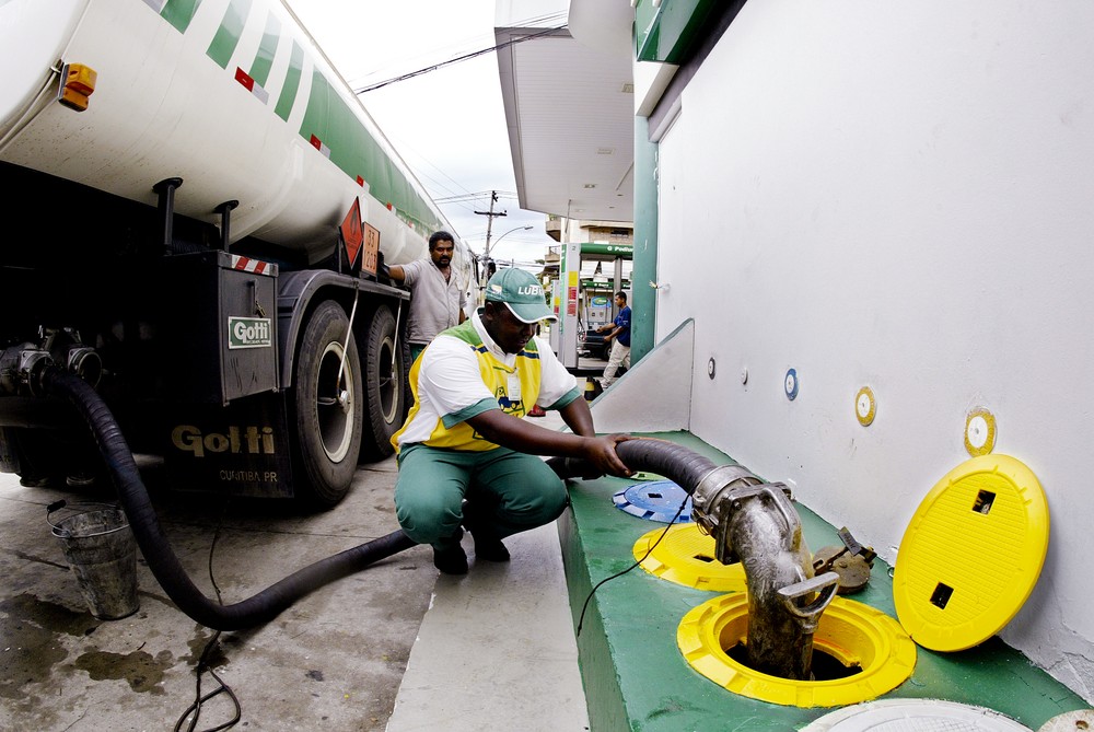 Petrobras diz que decidirá 'oportunamente' sobre próximos reajustes