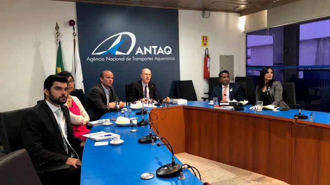 ANTAQ recebe representantes da embaixada americana para reunião sobre a segurança costeira do Brasil