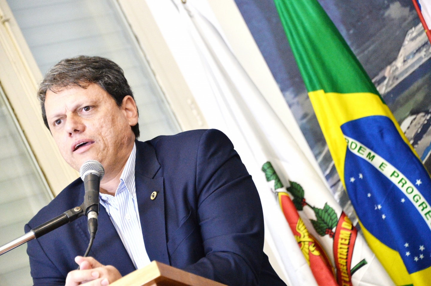 'Ponte não combina com porto', diz ministro da Infraestrutura