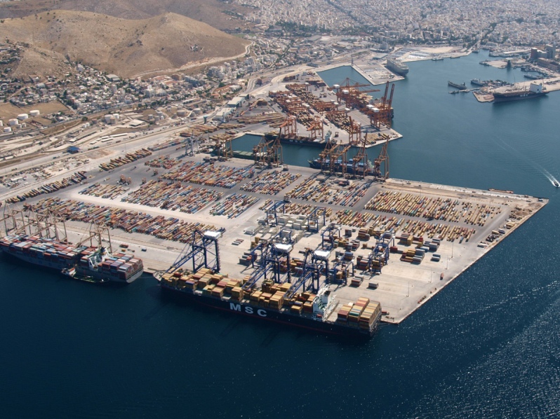 Os portos de expedição da COSCO mobilizaram 102,77 milhões de TEUs