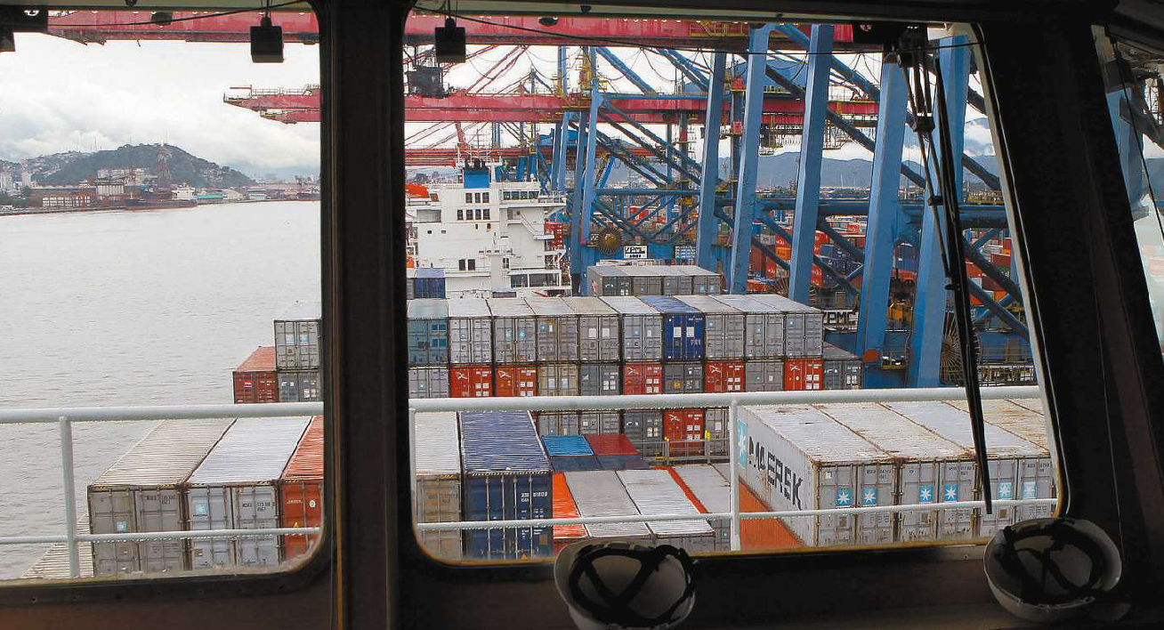 Porto prevê alta de 6% em contêineres