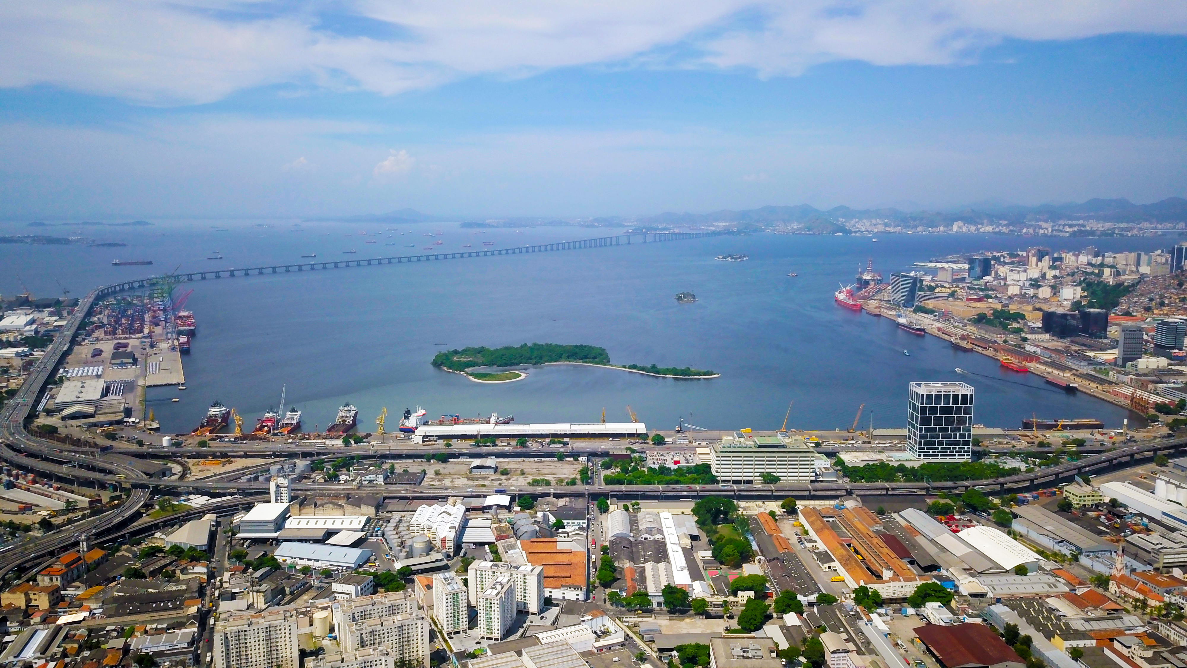 Docas do Rio reduz passivo em R$1 bilhão