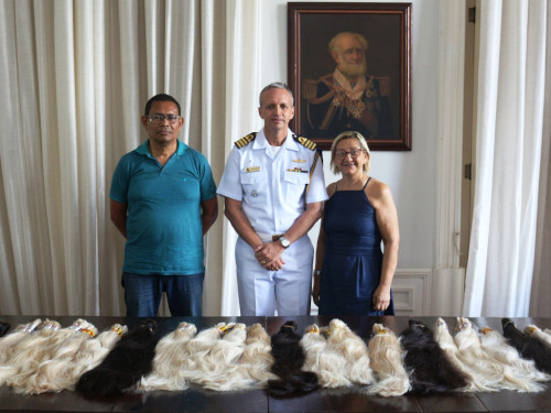 Marinha realiza doação de mechas de cabelo para vítimas de escalpelamento