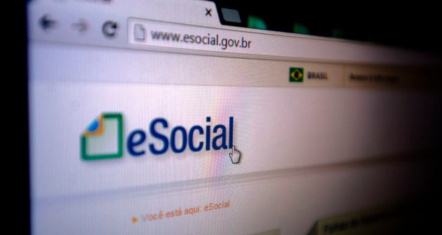 Médias empresas concluem migração para eSocial