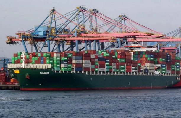 Aumento do combustível marítimo em 50% por mudança regulatória impacta empresas do setor