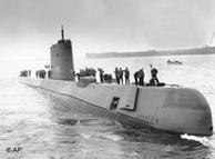 1954: Lançado o primeiro submarino nuclear