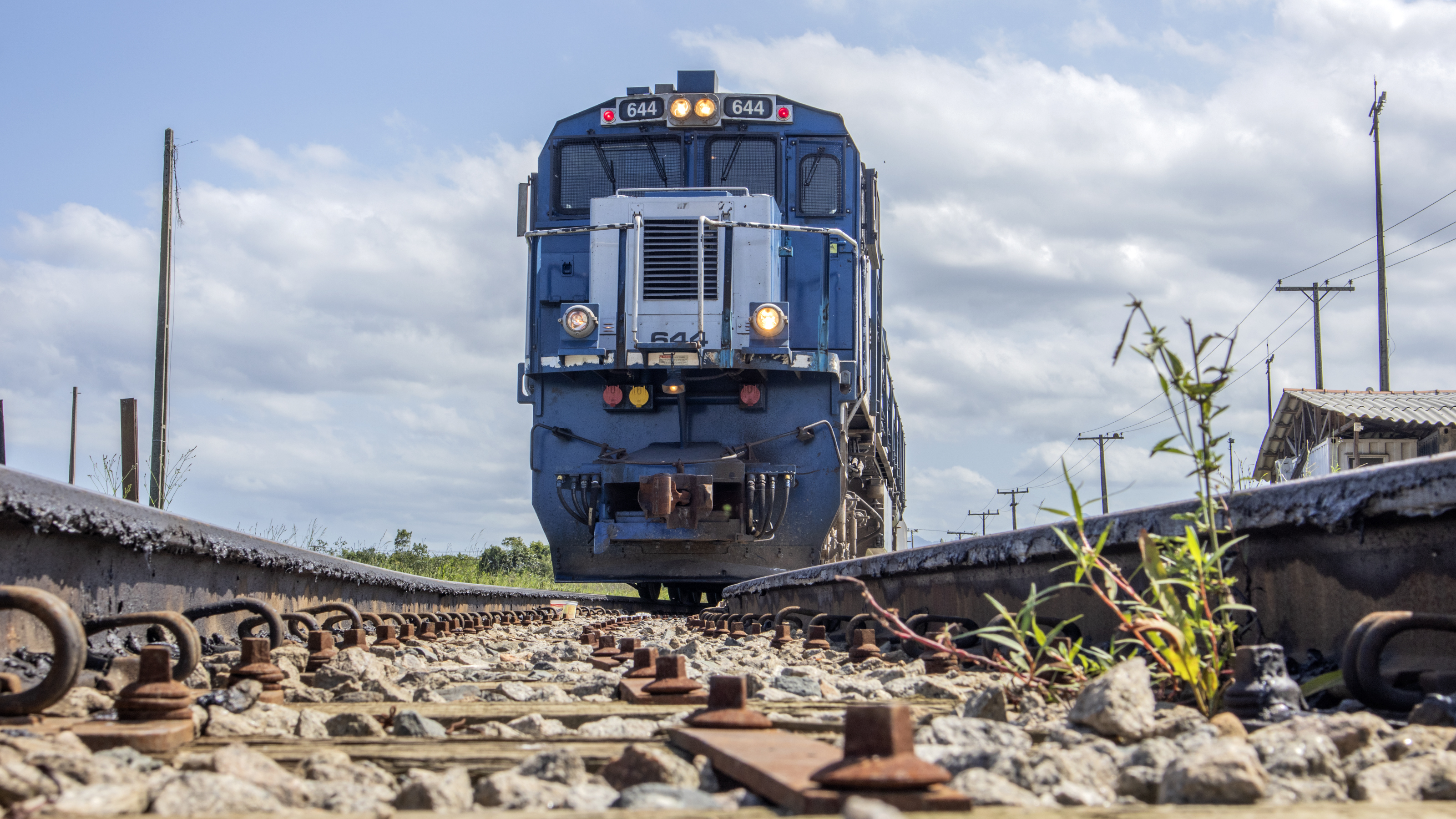 Participação do modal ferroviário cresce nos portos do Paraná