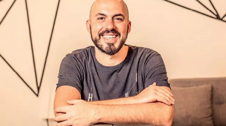 Podcast: "Títulos já não são mais um diferencial no mercado de trabalho"