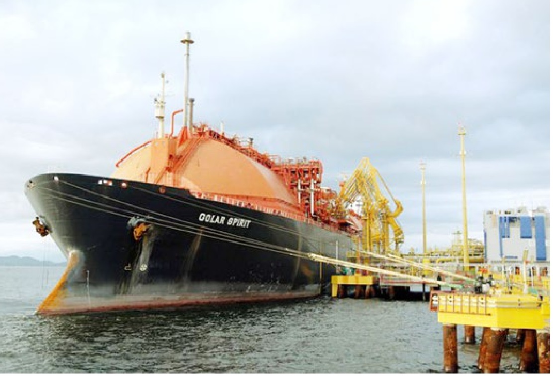 "Navios-bomba": prefeituras se dividem