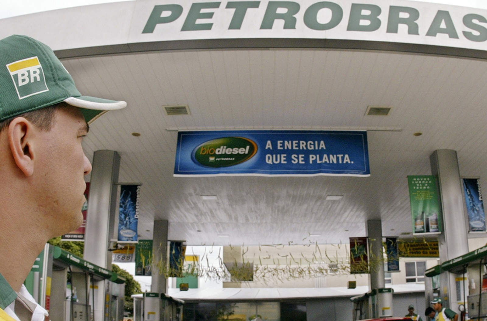 Petrobras corta em 3% preço da gasolina e diesel nas refinarias a partir desta terça