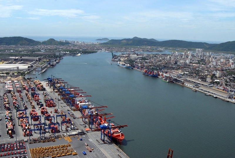 Ministro da Infraestrutura assina contrato de concessão do terminal STS20, no Porto de Santos