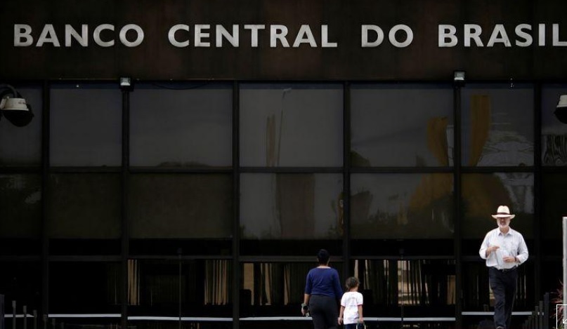 Copom prega 'cautela' na fixação dos juros e indica que pode não cortar mais a taxa Selic