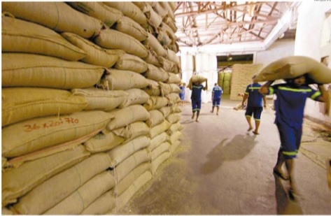 Santos exporta 83% do café brasileiro