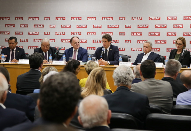 Irrigação é essencial para a agricultura. Essa técnica pode dobrar a safra do Brasil