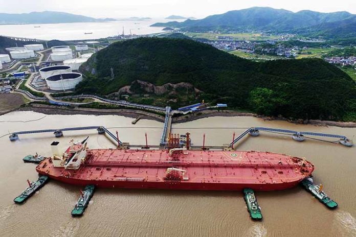 Taxas de afretamentos de navios despencam