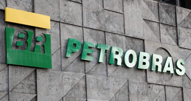 Petrobras reduz preço de gasolina e diesel