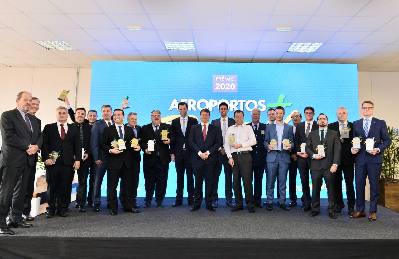 O ministro da Infraestrutura, Tarcisio Freitas, participou da entrega do prêmio “Aeroportos Mais Brasil”