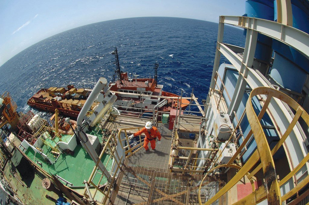 Decreto municipal afeta operações de apoio offshore em Macaé