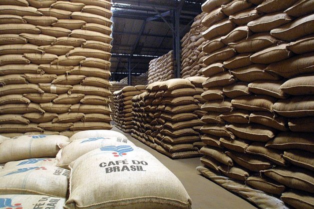 Conab inicia pesquisa dos estoques privados de café no País