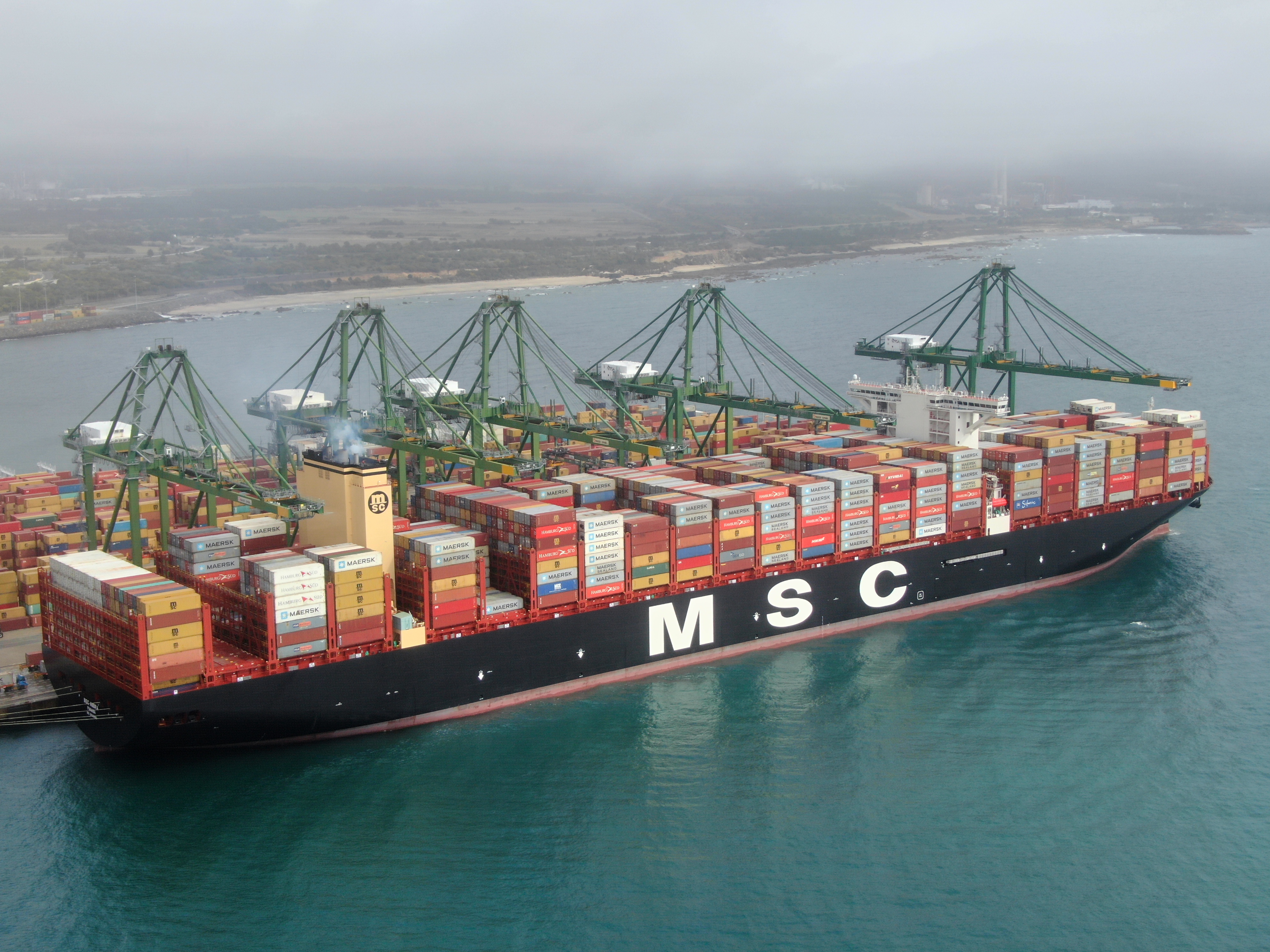 Porto de Sines recebe o maior navio do mundo