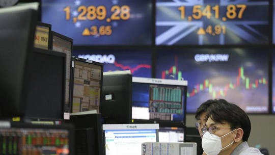 Queda do petróleo deverá motivar usinas do Centro-Sul do Brasil a produzir mais açúcar