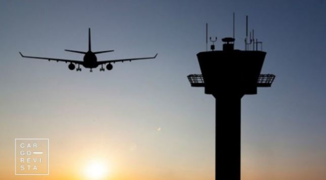 Aeroportos europeus deparam-se com crise sem precedentes devido ao coronavírus