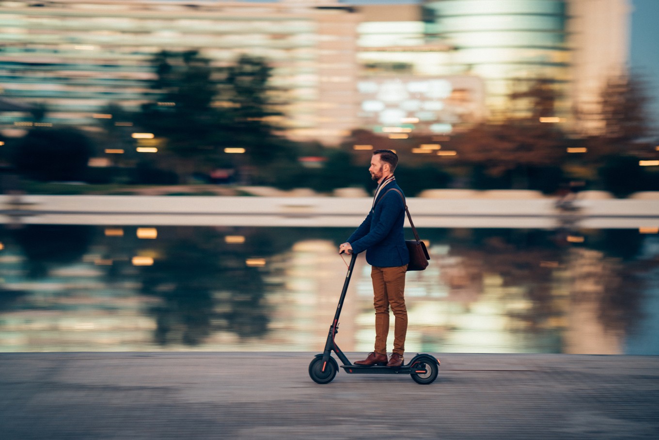 Uber suspende serviço de patinetes em São Paulo e Santos