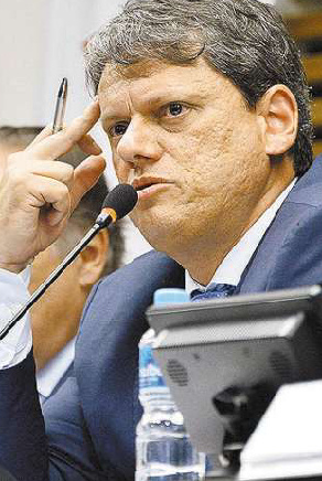 Governo Federal incentiva operação de GNL nos portos
