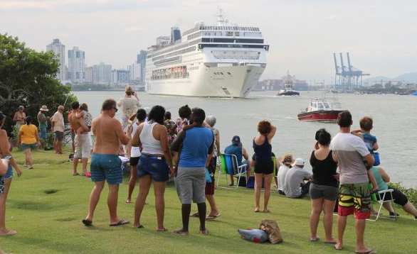 Navio de cruzeiro MSC Sinfonia encerra temporada em Itajaí com avaliação positiva