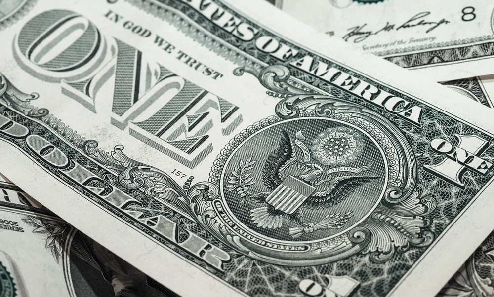 Dólar fecha em R$ 5,18 mesmo com ação do BC