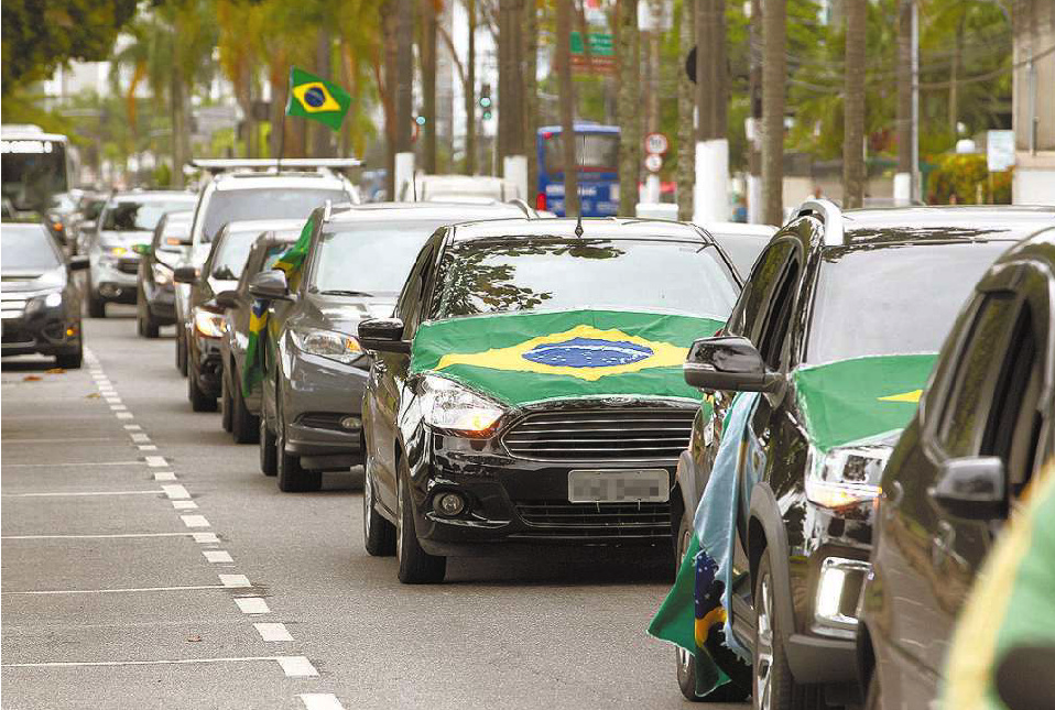Baixada tem carreata contra isolamento social