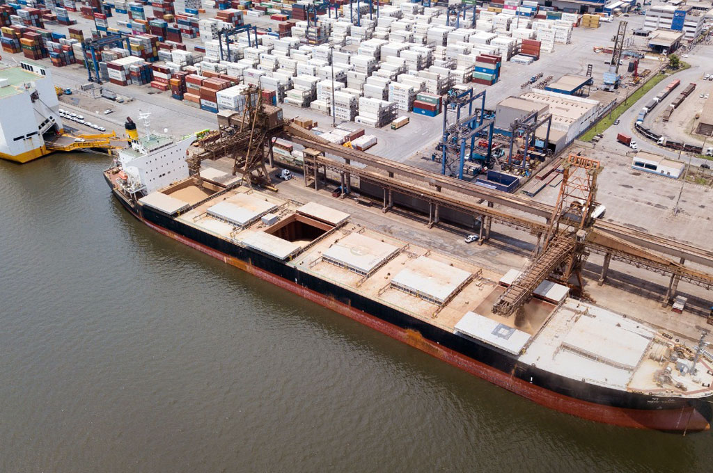 Movimentação de grãos deve crescer 20% no Porto de Paranaguá