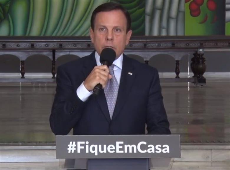 Doria anuncia uso de máscaras no transporte público e compra de respiradores