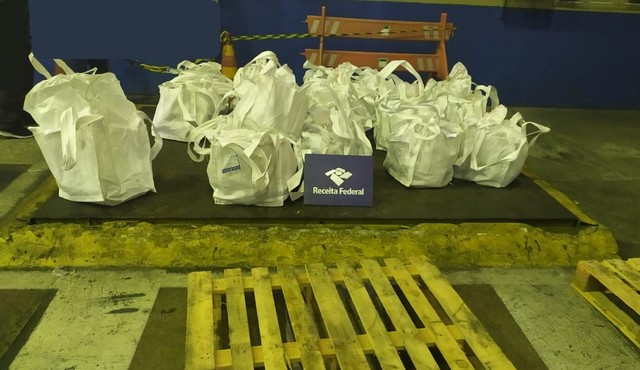 Receita Federal localiza 312 kg de cocaína dentro de contêiner no Porto de Santos, SP