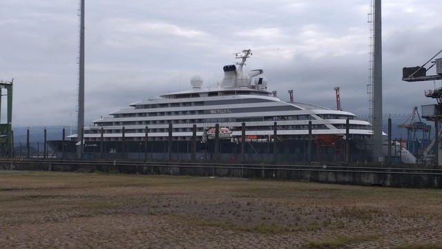 Anvisa monitora desembarque de estrangeiros em embarcação de luxo em SP