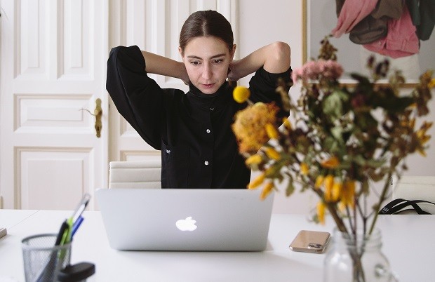 Como minimizar a fadiga por videochamadas no home office