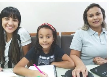 Duas funcionárias da Santos Brasil dão algumas dicas sobre como conciliar filhos e trabalho em casa