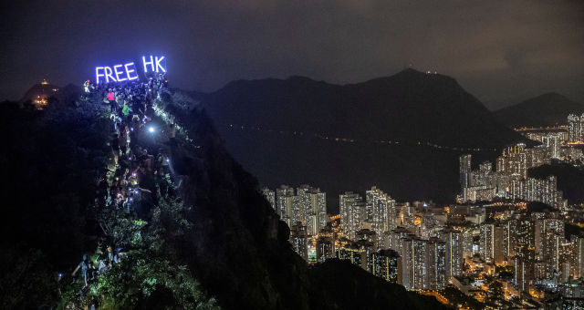 Ásia: bolsas da China caem diante de embate com os EUA e crise em Hong Kong