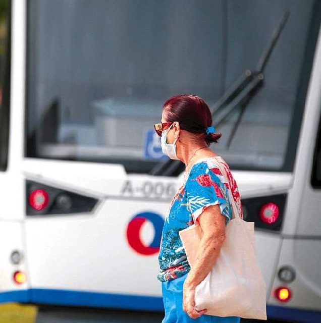 VLT e ônibus intermunicipais começam a exigir máscaras