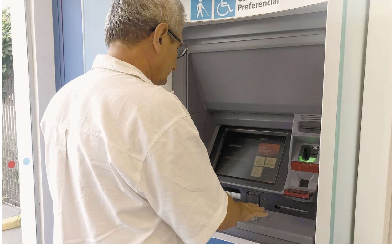 Pandemia exige cautela com dinheiro
