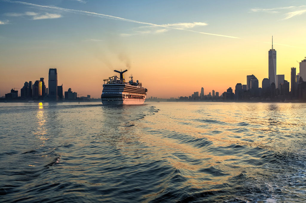 Royal Caribbean faz oferta US$3,3 bi em títulos e dá 28 navios em garantia